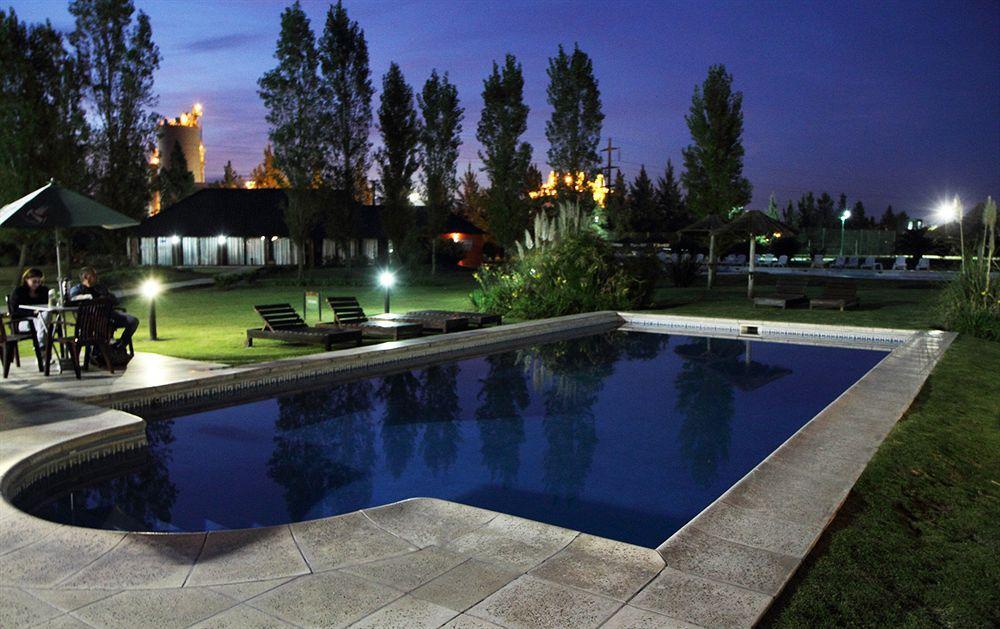 Hotel Wyndham Garden Campana Exterior foto