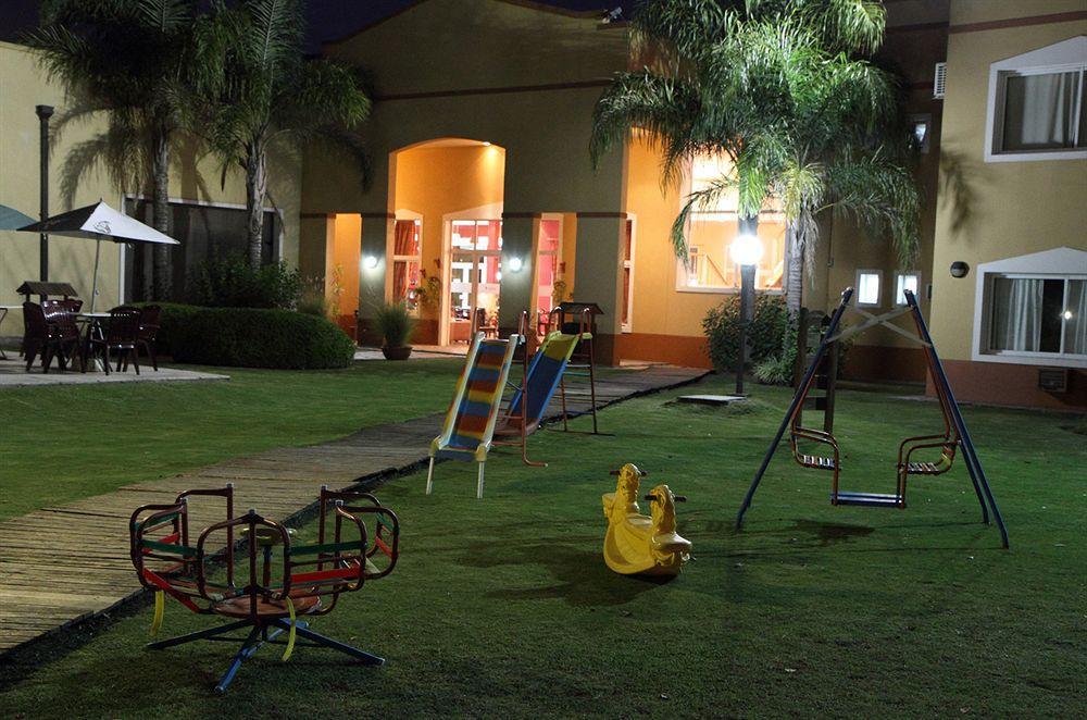 Hotel Wyndham Garden Campana Exterior foto
