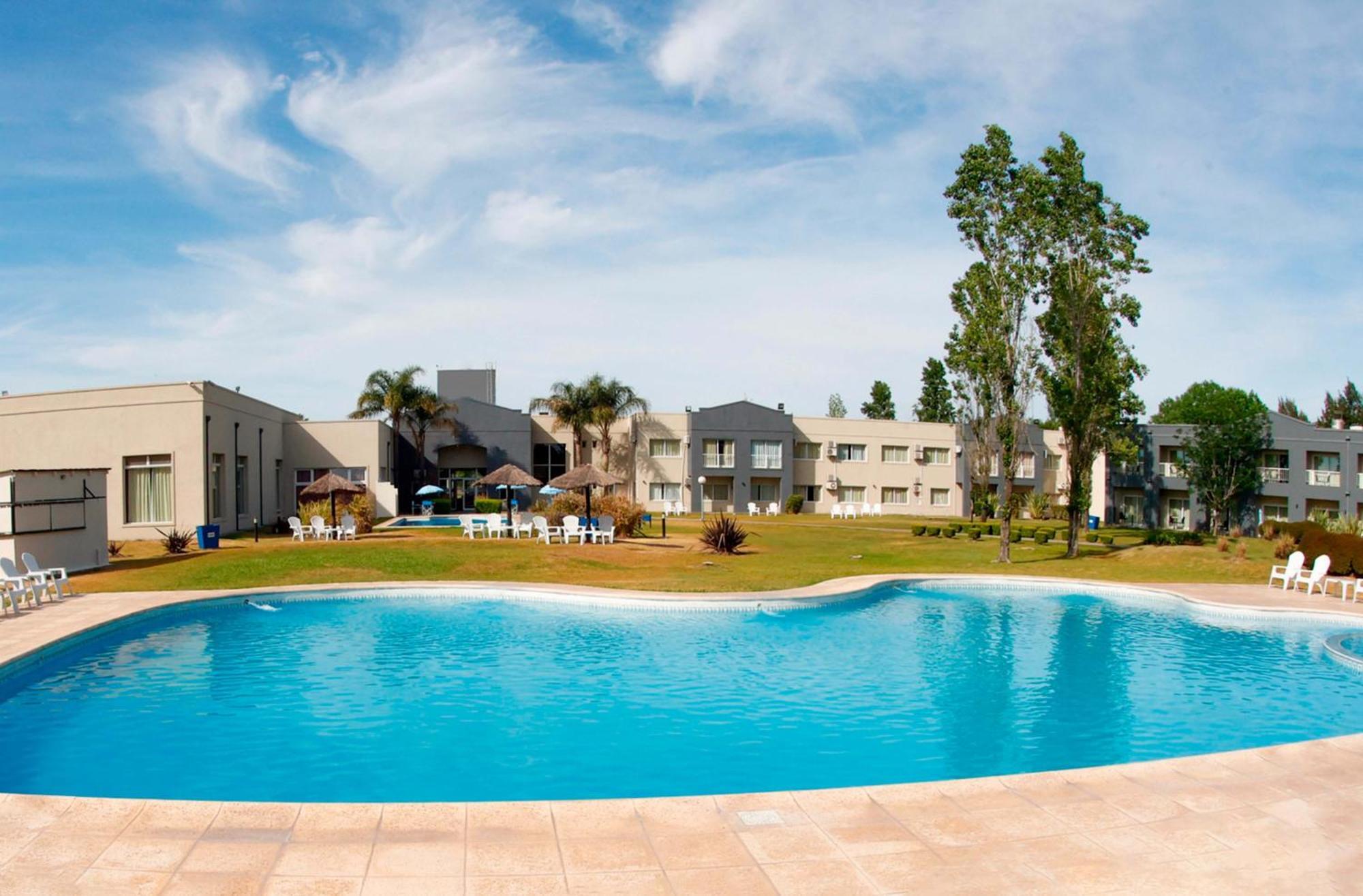 Hotel Wyndham Garden Campana Exterior foto