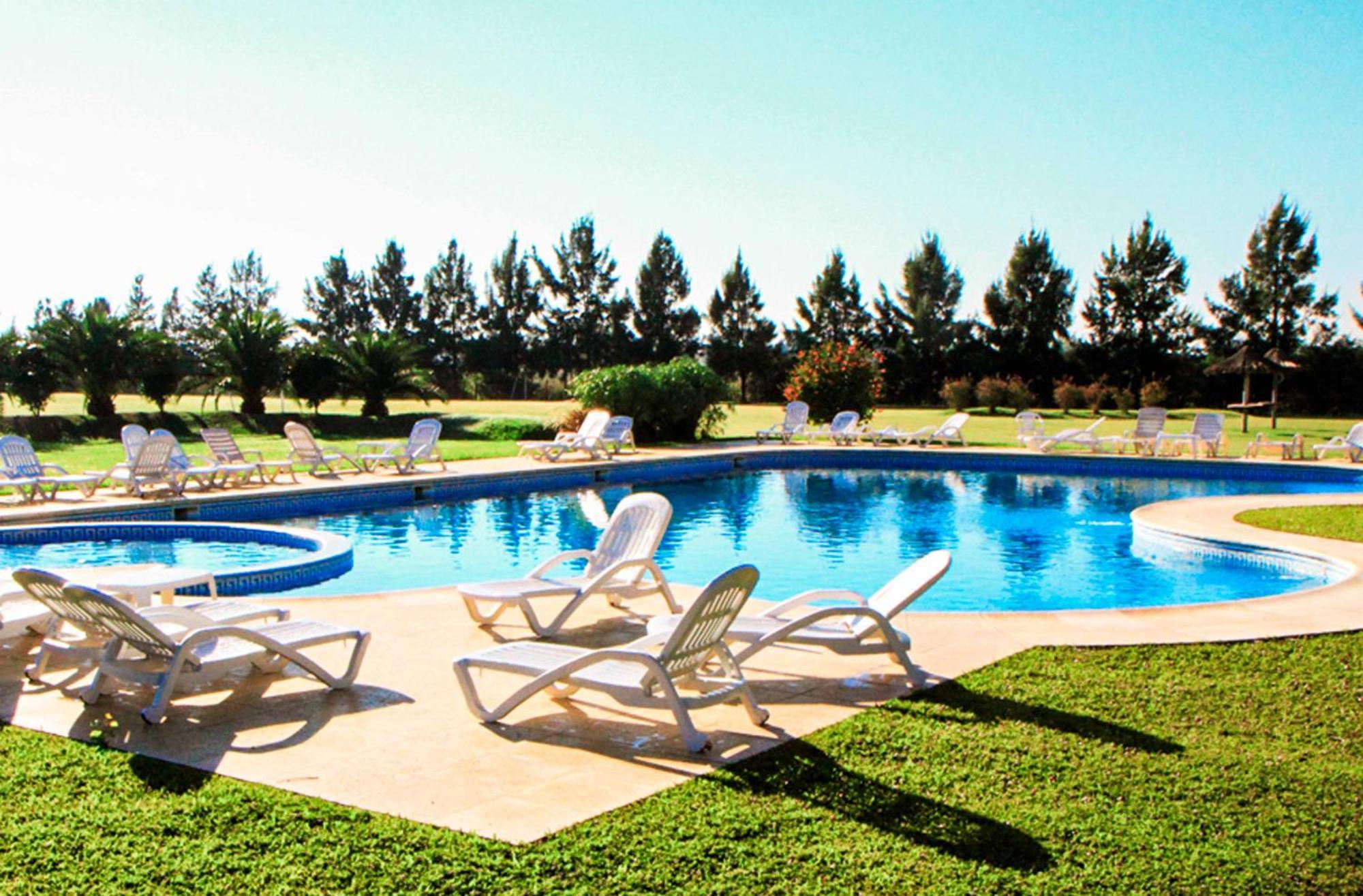 Hotel Wyndham Garden Campana Exterior foto