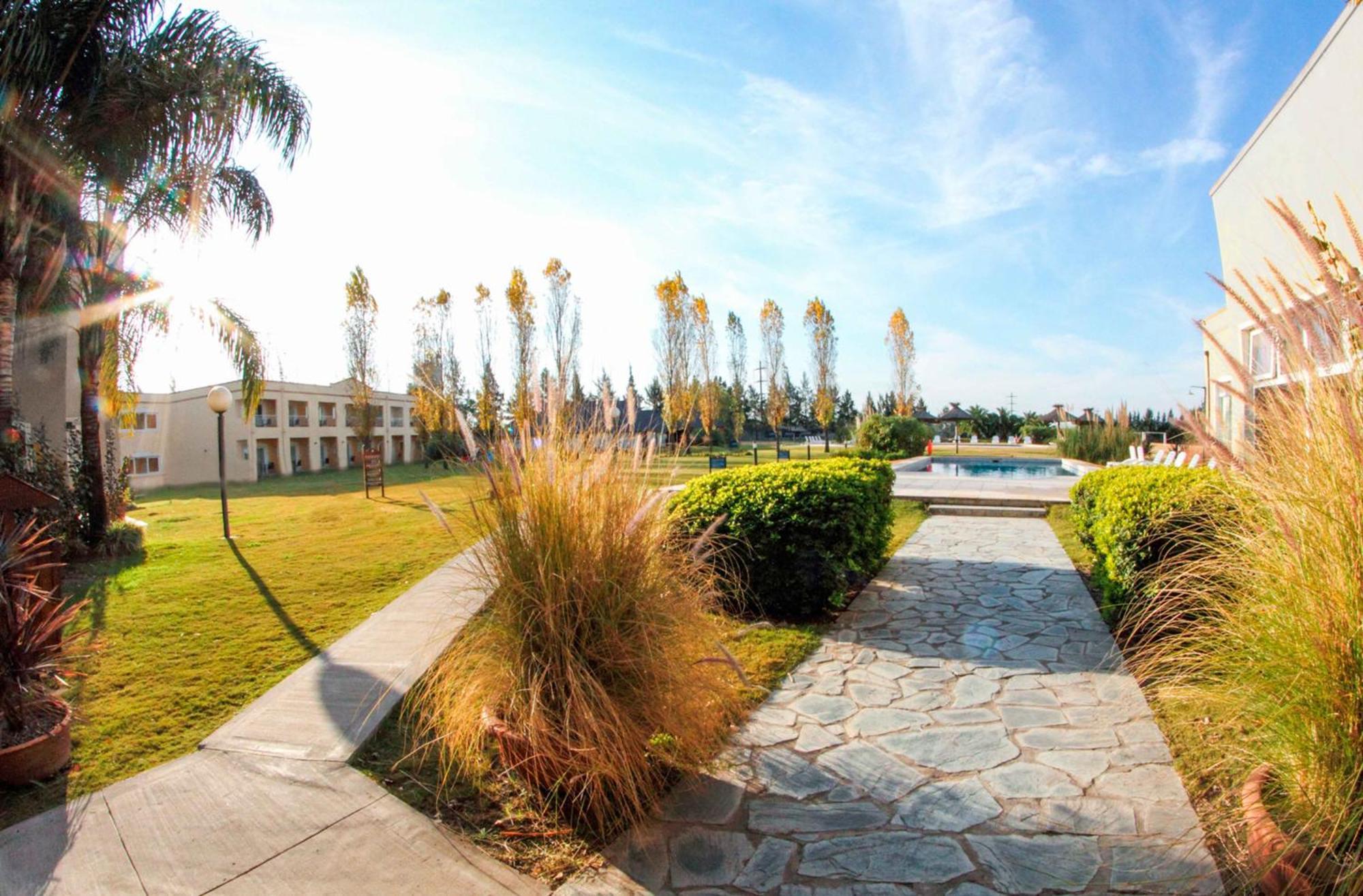 Hotel Wyndham Garden Campana Exterior foto