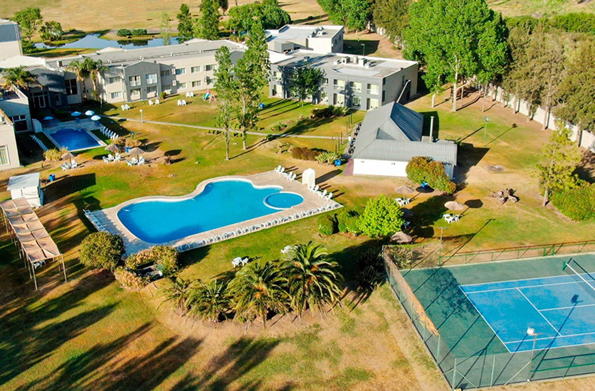Hotel Wyndham Garden Campana Exterior foto