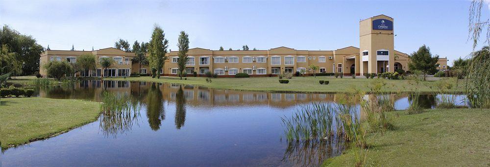 Hotel Wyndham Garden Campana Exterior foto