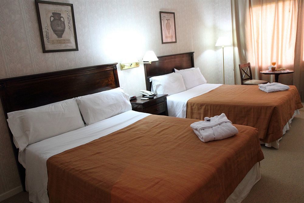 Hotel Wyndham Garden Campana Exterior foto