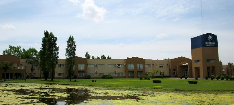 Hotel Wyndham Garden Campana Exterior foto