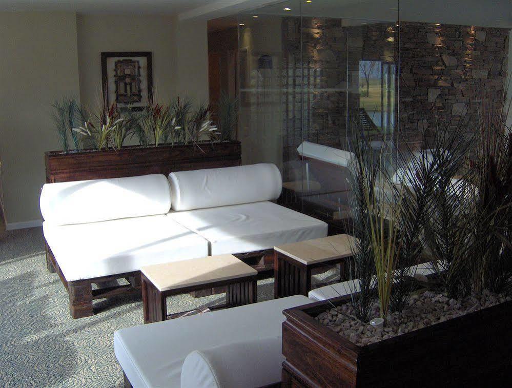 Hotel Wyndham Garden Campana Exterior foto
